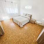 Poerio 7th Floor Jacuzzi Bath Apartment *