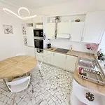 Poerio 7th Floor Jacuzzi Bath