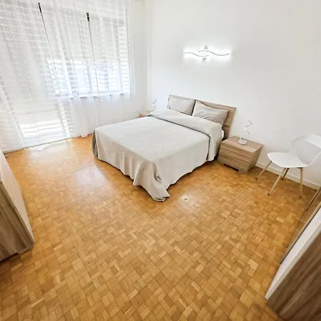 Poerio 7th Floor Jacuzzi Bath Apartamento *