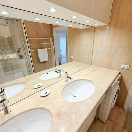 Poerio 7th Floor Jacuzzi Bath Apartamento