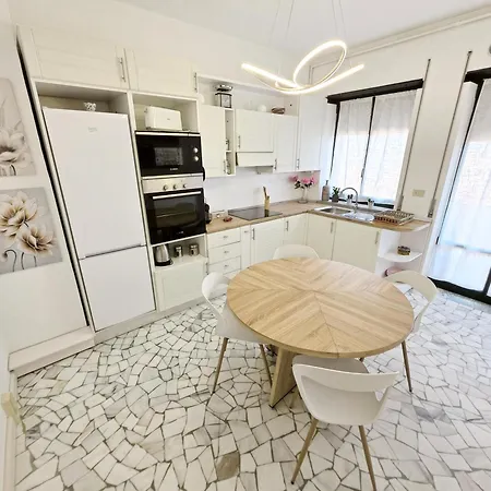 Poerio 7th Floor Jacuzzi Bath Apartment Mestre
